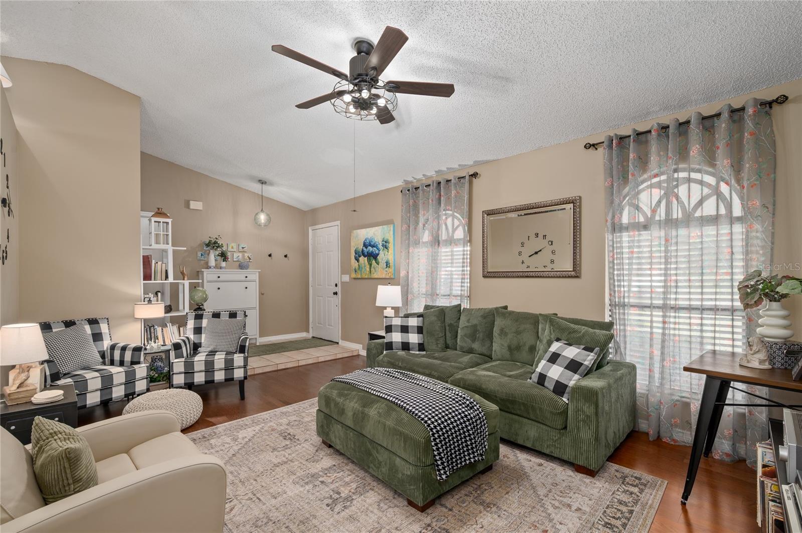 Image 7 of 31 For 22 Rosedown Boulevard