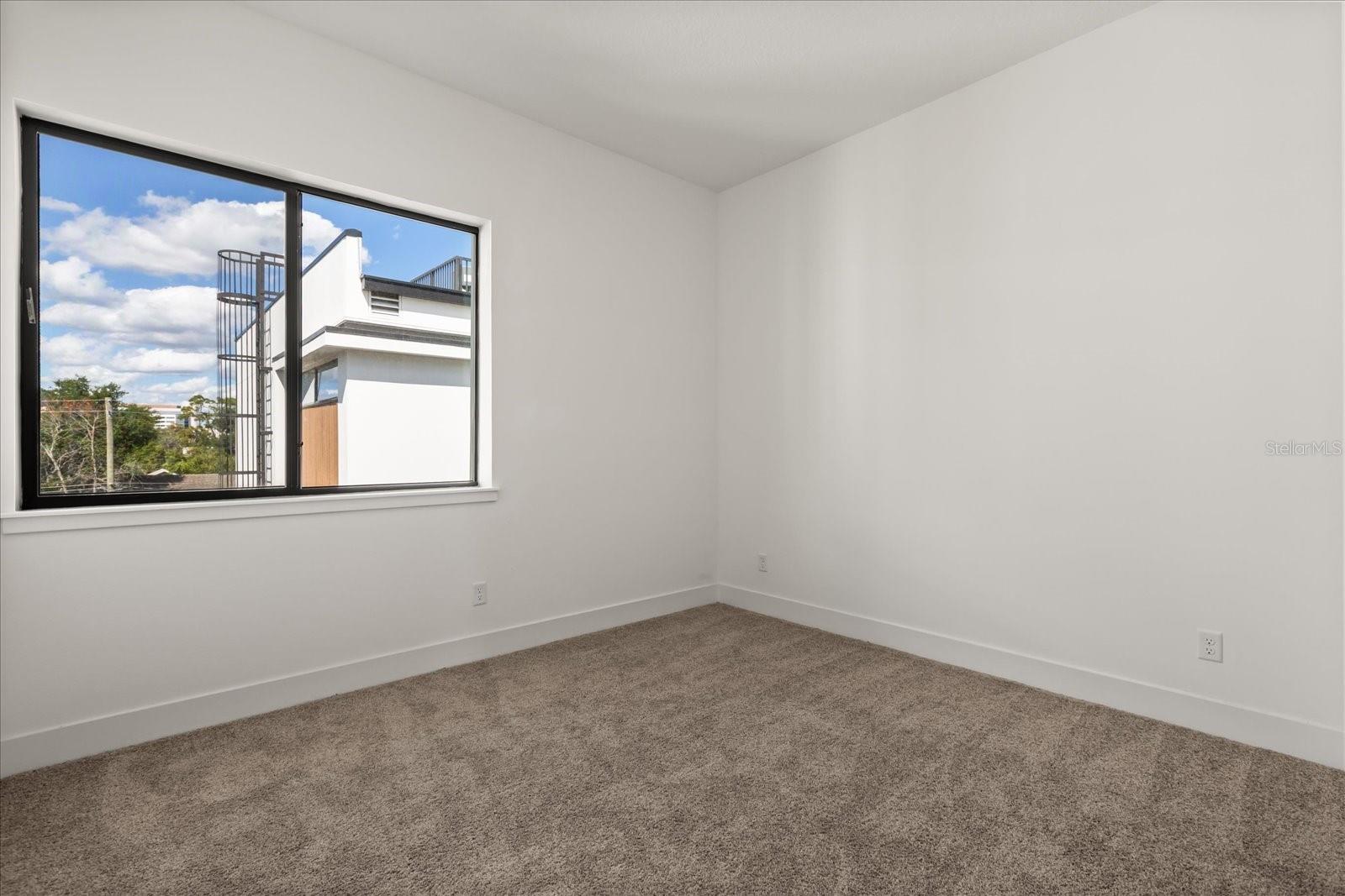 Image 17 of 26 For 56 Harding Street B