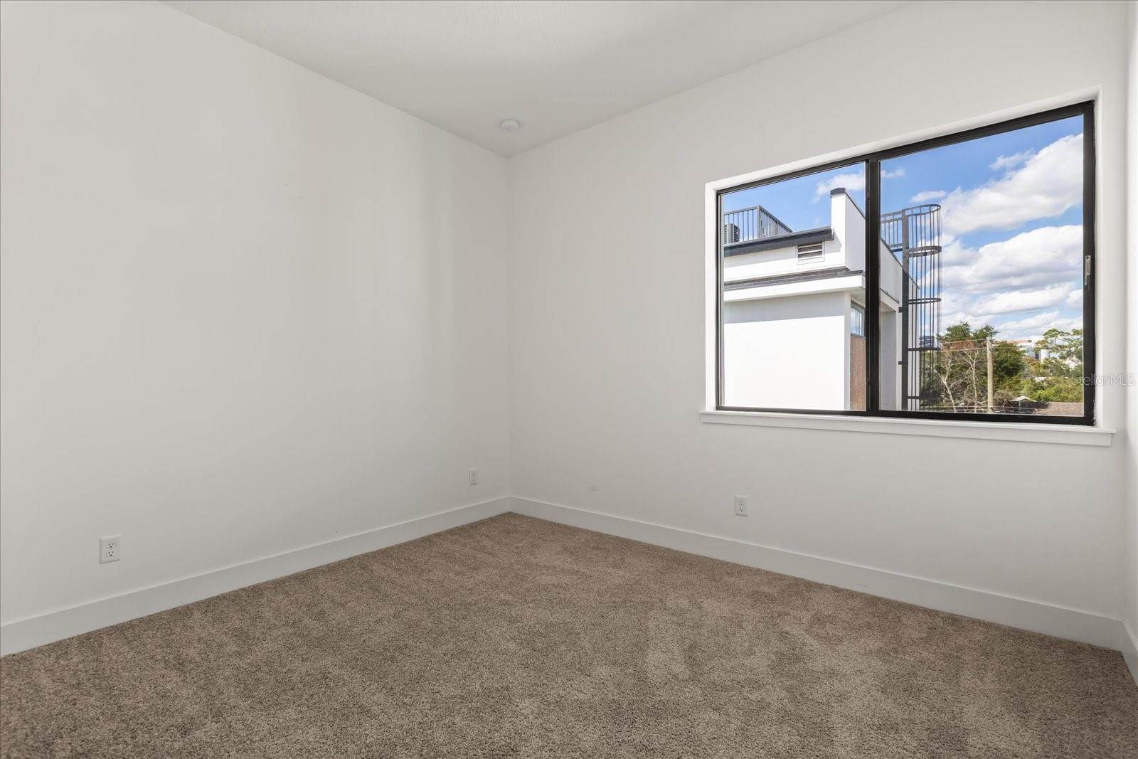 Image 19 of 26 For 56 Harding Street B