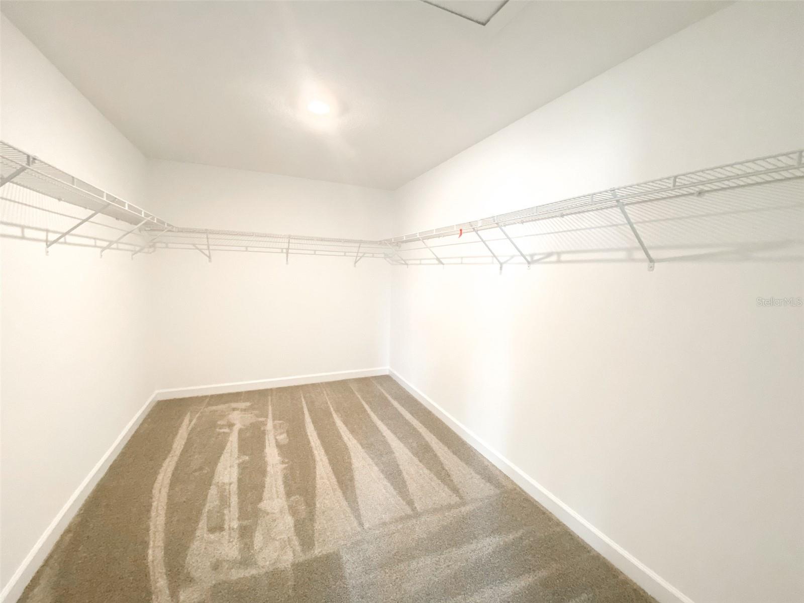 Image 18 of 39 For 4939 Chase Court