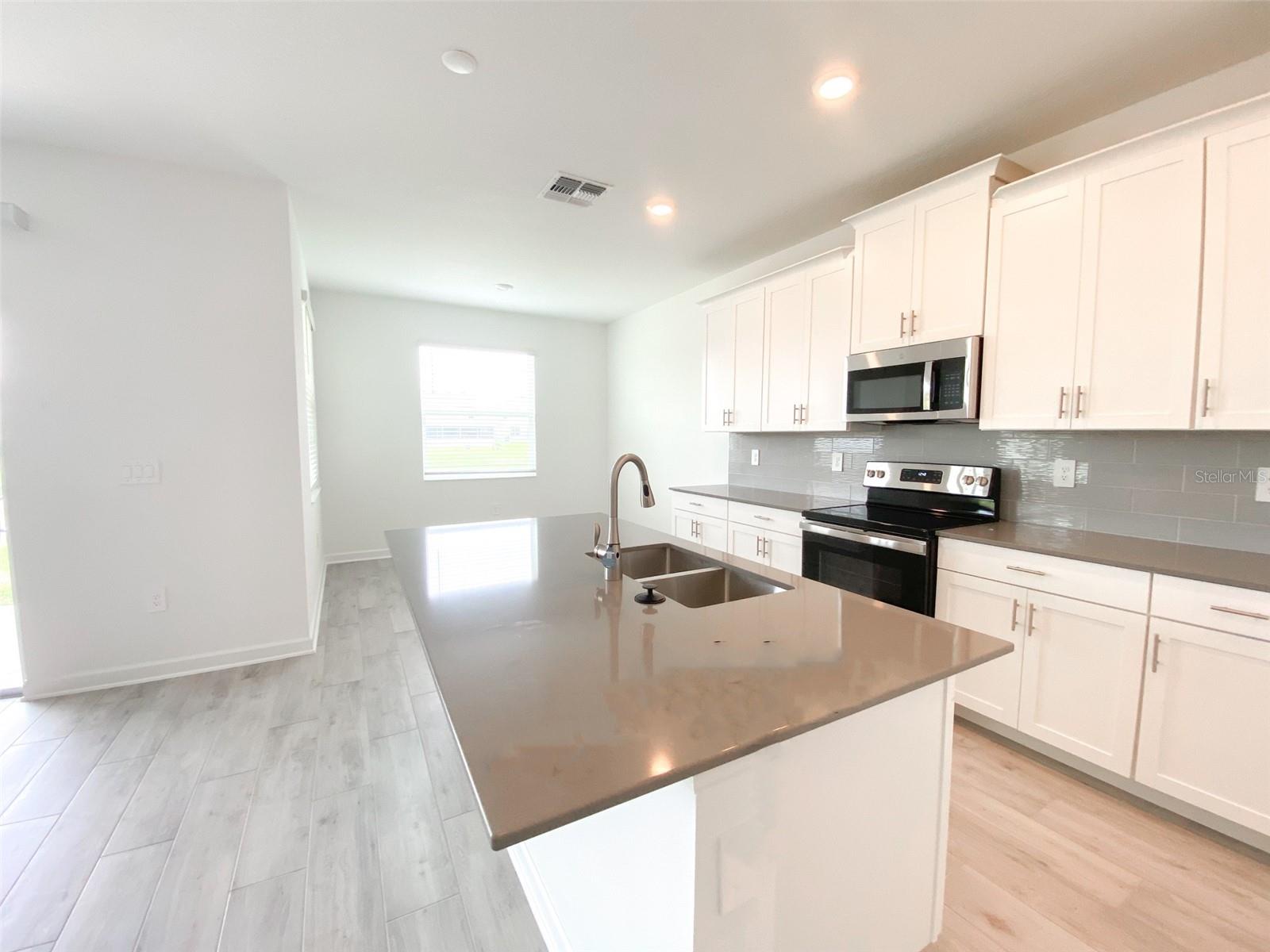 Image 6 of 39 For 4939 Chase Court