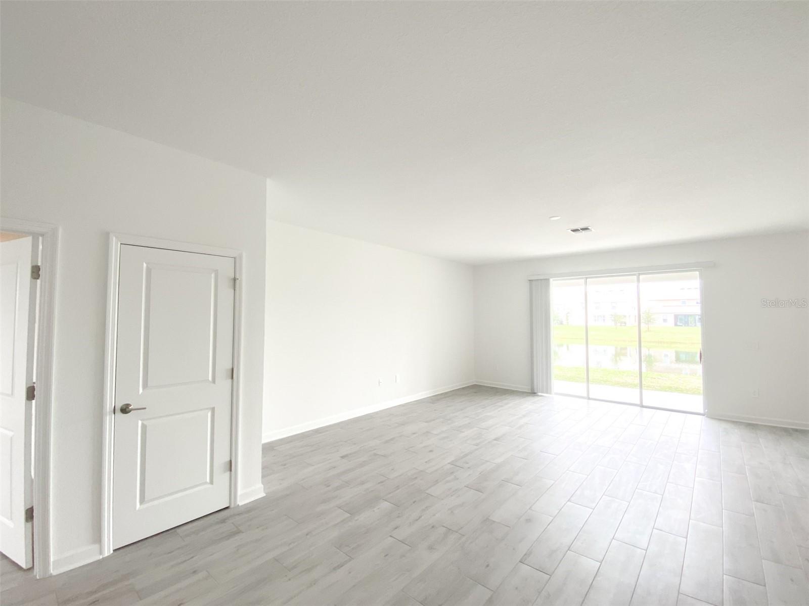 Image 9 of 39 For 4939 Chase Court