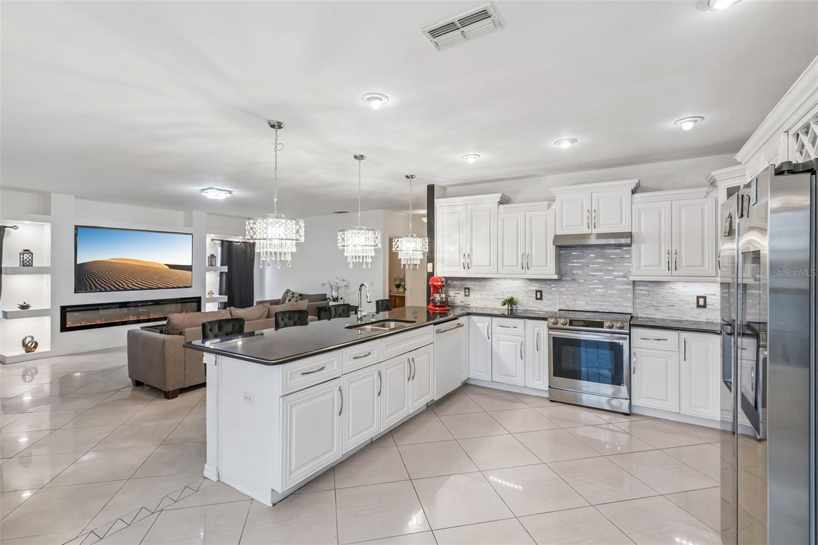 Image 17 of 51 For 4547 Ficus Tree Road