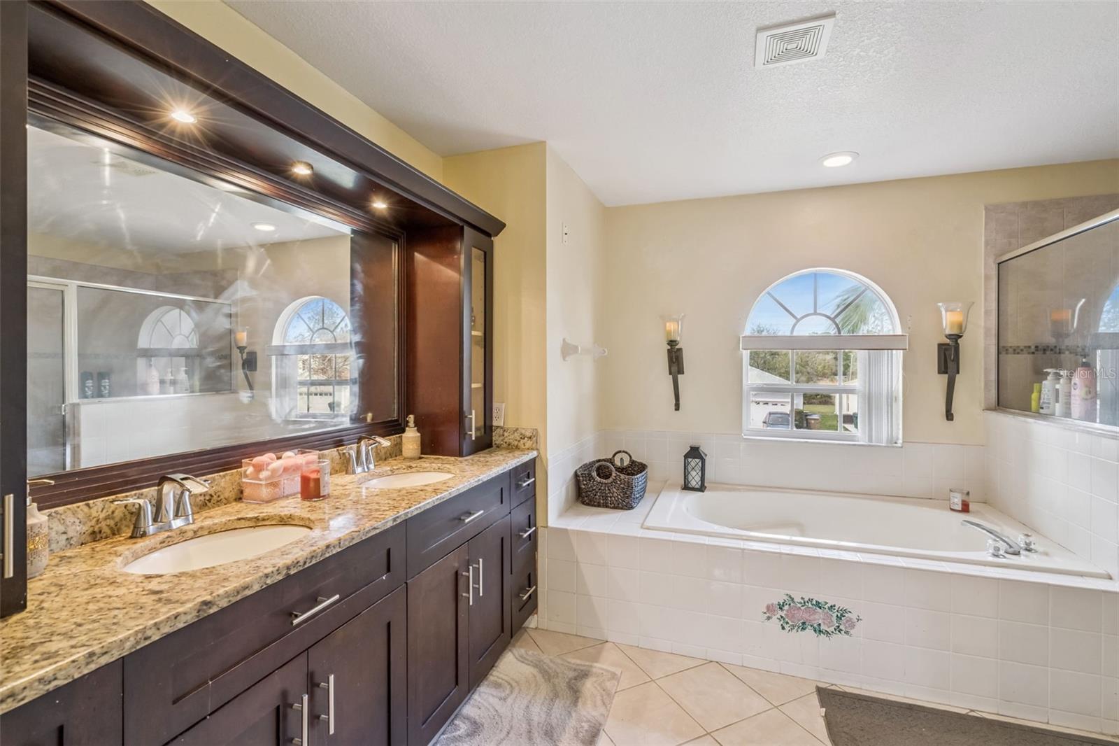 Image 31 of 51 For 4547 Ficus Tree Road