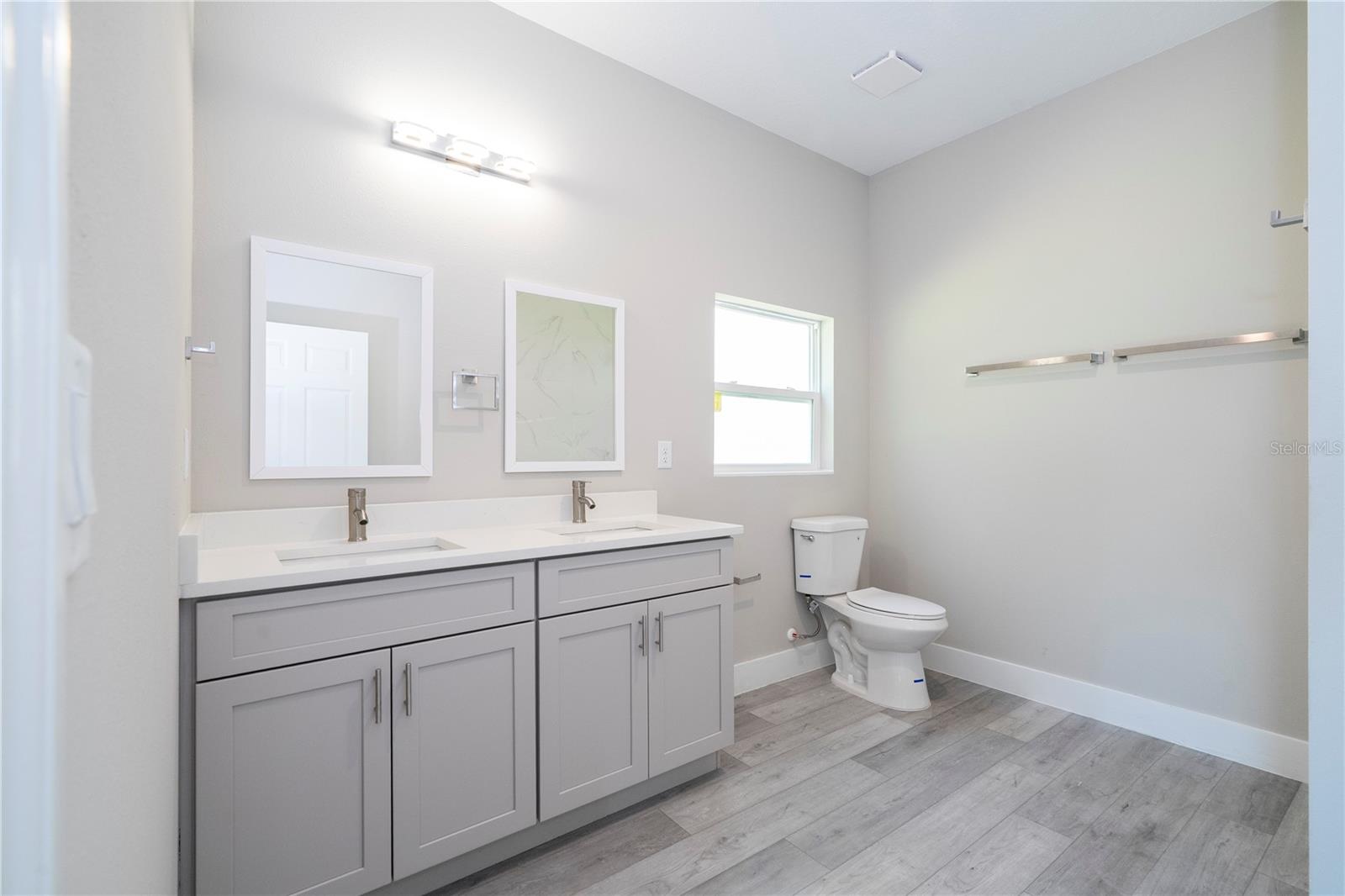 Image 27 of 42 For 7916 Granada Road