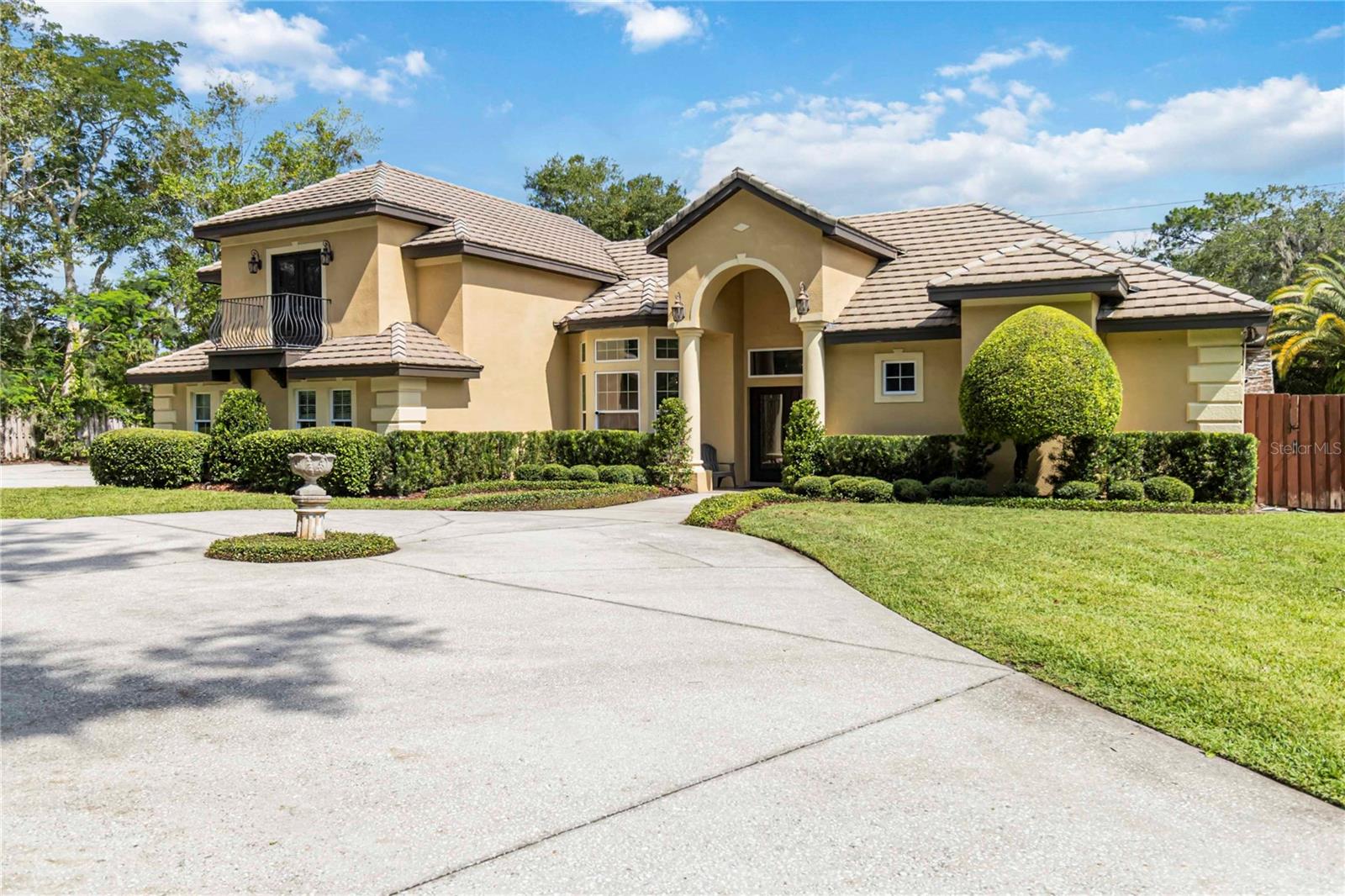 Image 4 of 50 For 1734 Majestic Oak Drive