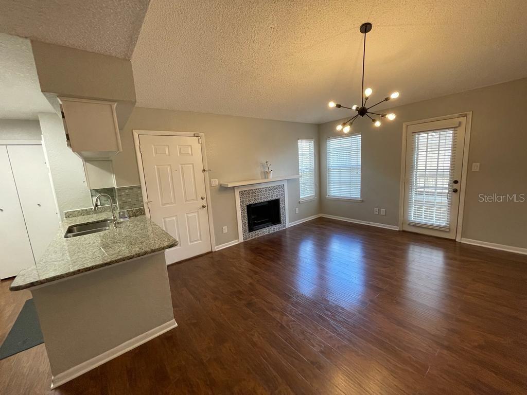 Image 10 of 19 For 4401 Thornbriar Lane 204