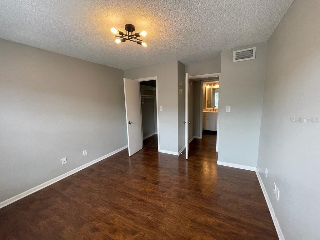 Image 12 of 19 For 4401 Thornbriar Lane 204