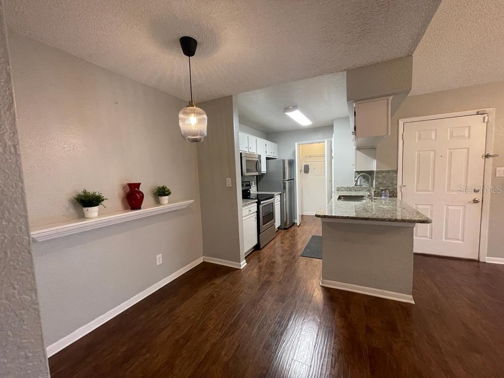 Image 4 of 19 For 4401 Thornbriar Lane 204