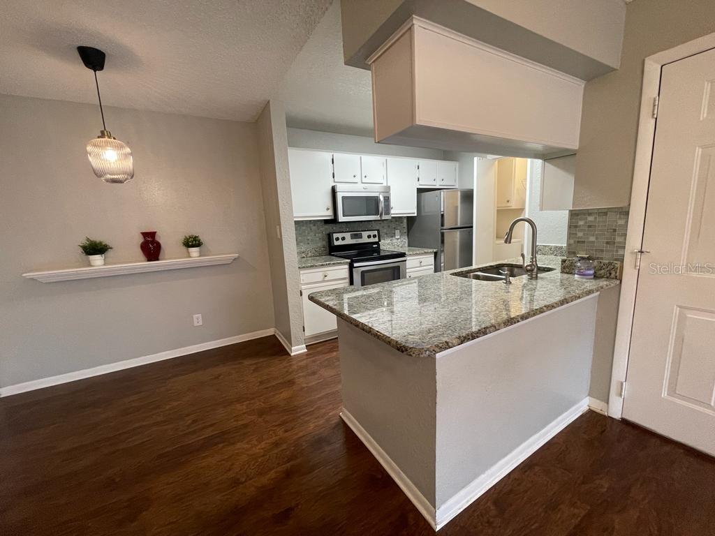 Image 5 of 19 For 4401 Thornbriar Lane 204