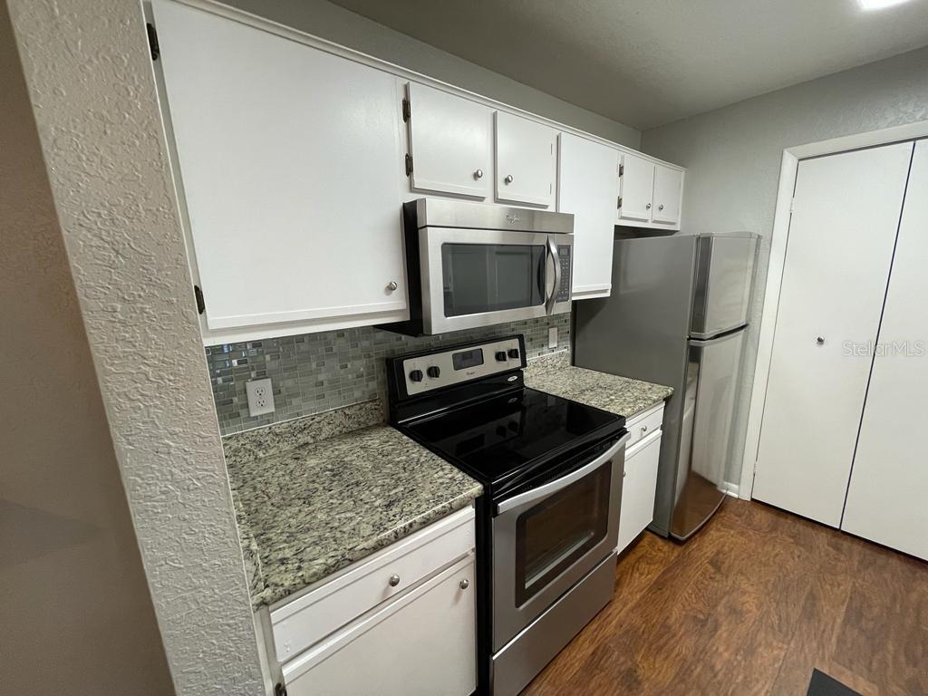 Image 7 of 19 For 4401 Thornbriar Lane 204