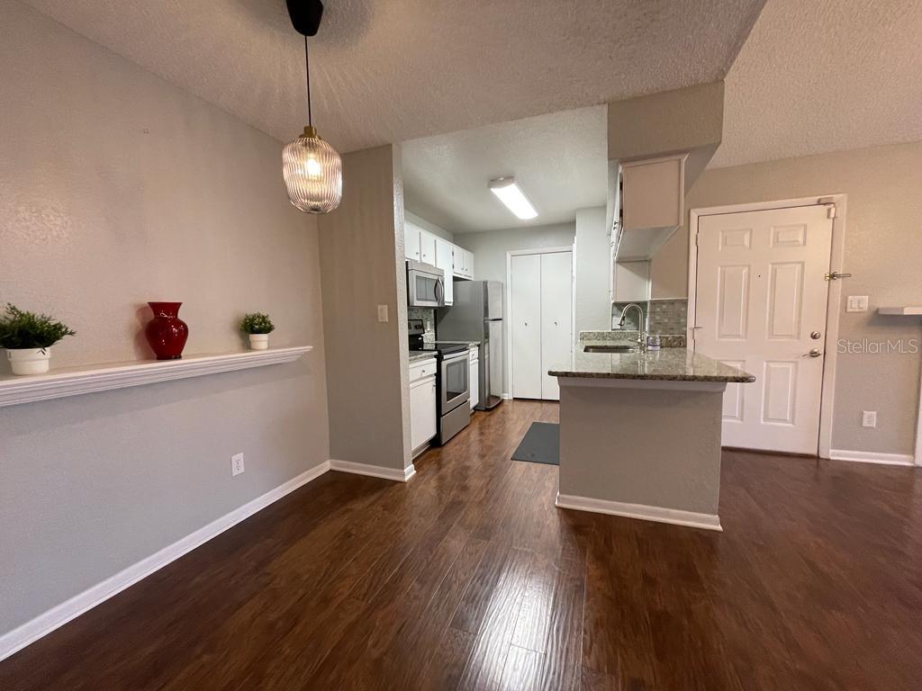 Image 8 of 19 For 4401 Thornbriar Lane 204