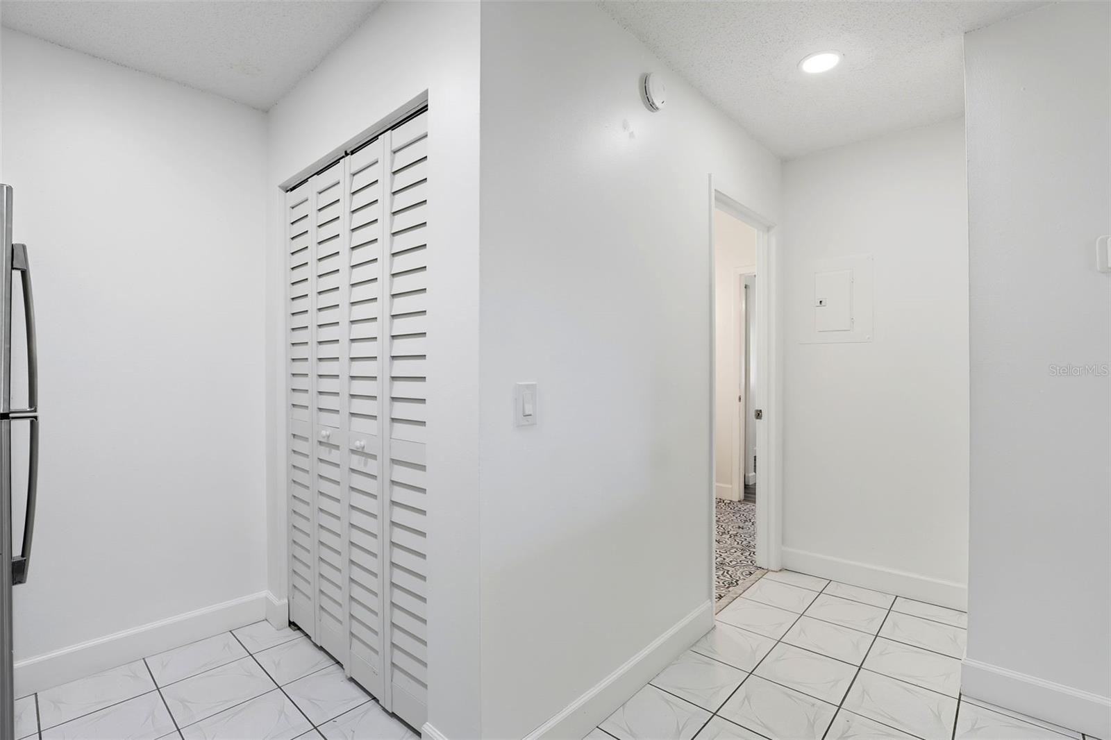 Image 13 of 23 For 6118 Curry Ford Road 226