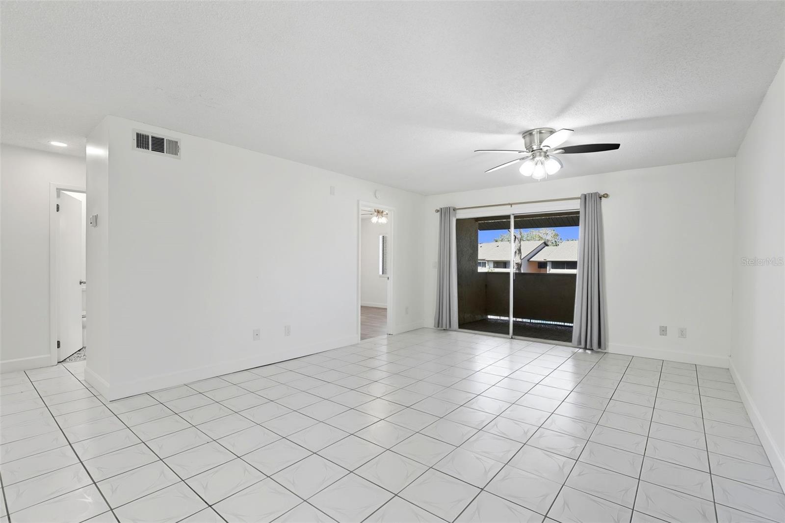 Image 3 of 23 For 6118 Curry Ford Road 226