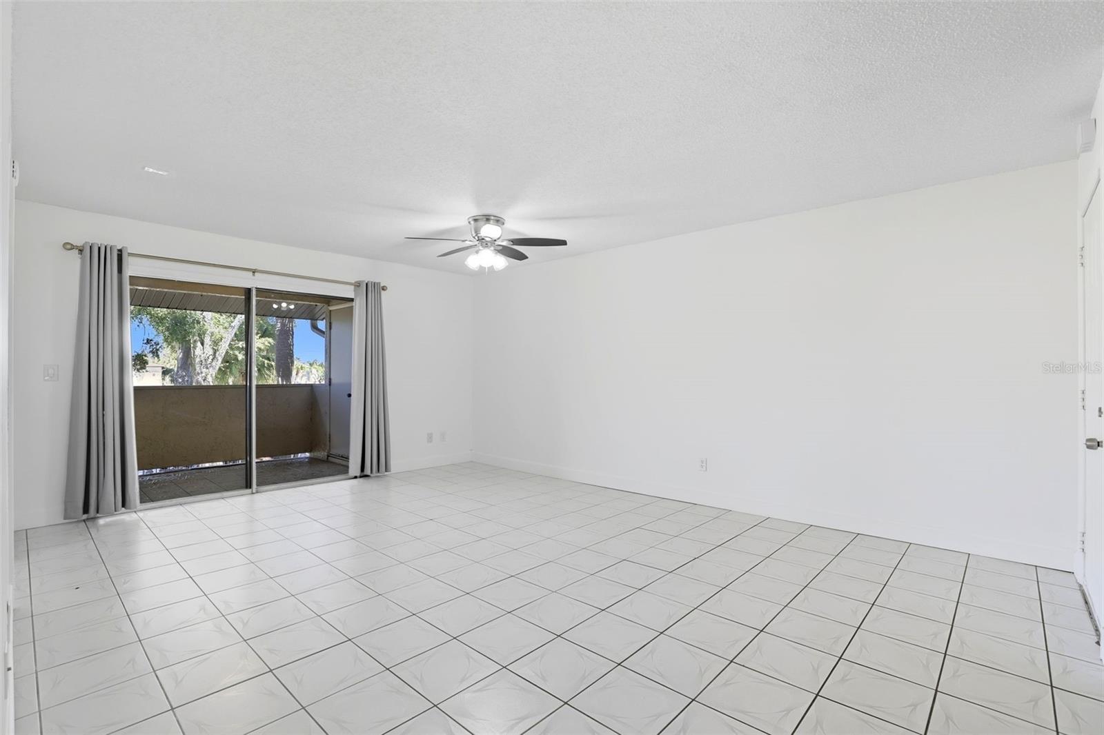 Image 5 of 23 For 6118 Curry Ford Road 226