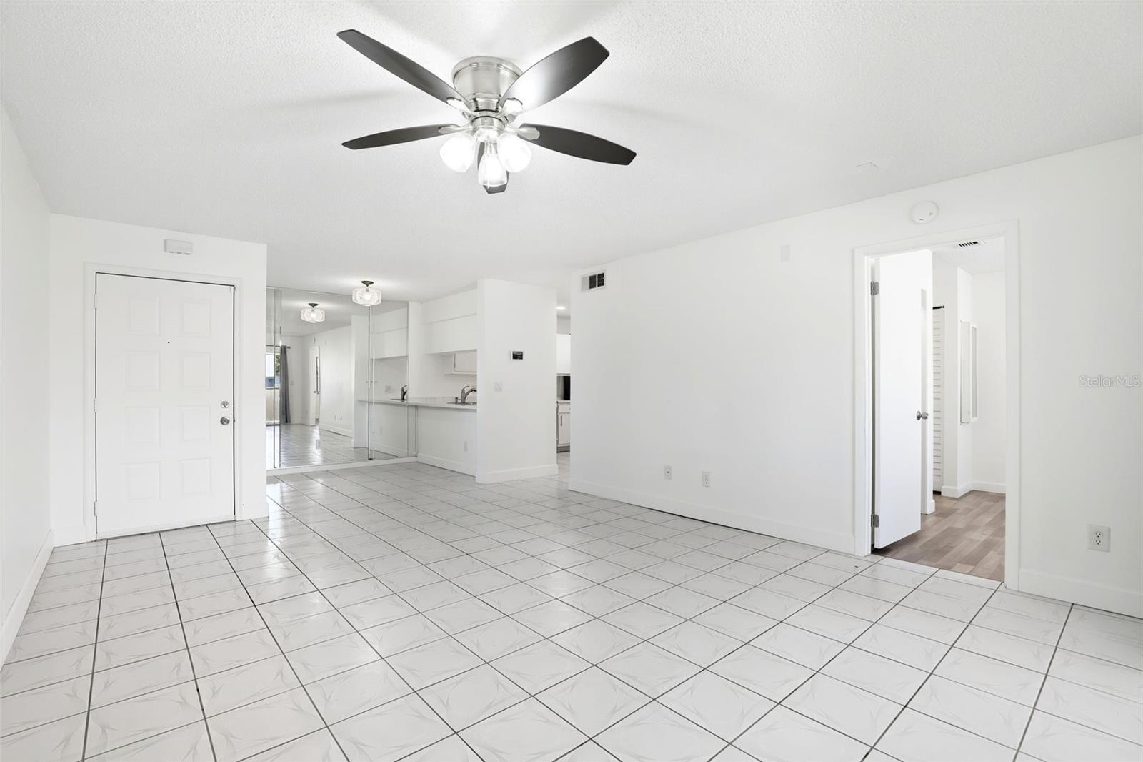 Image 6 of 23 For 6118 Curry Ford Road 226