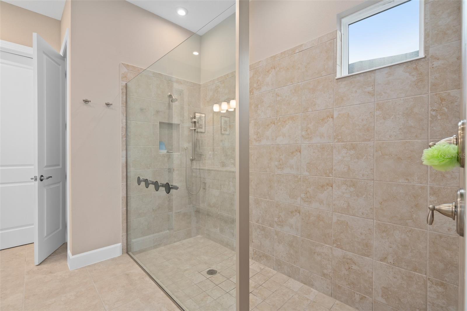 Image 18 of 70 For 1343 Zeek Ridge Street