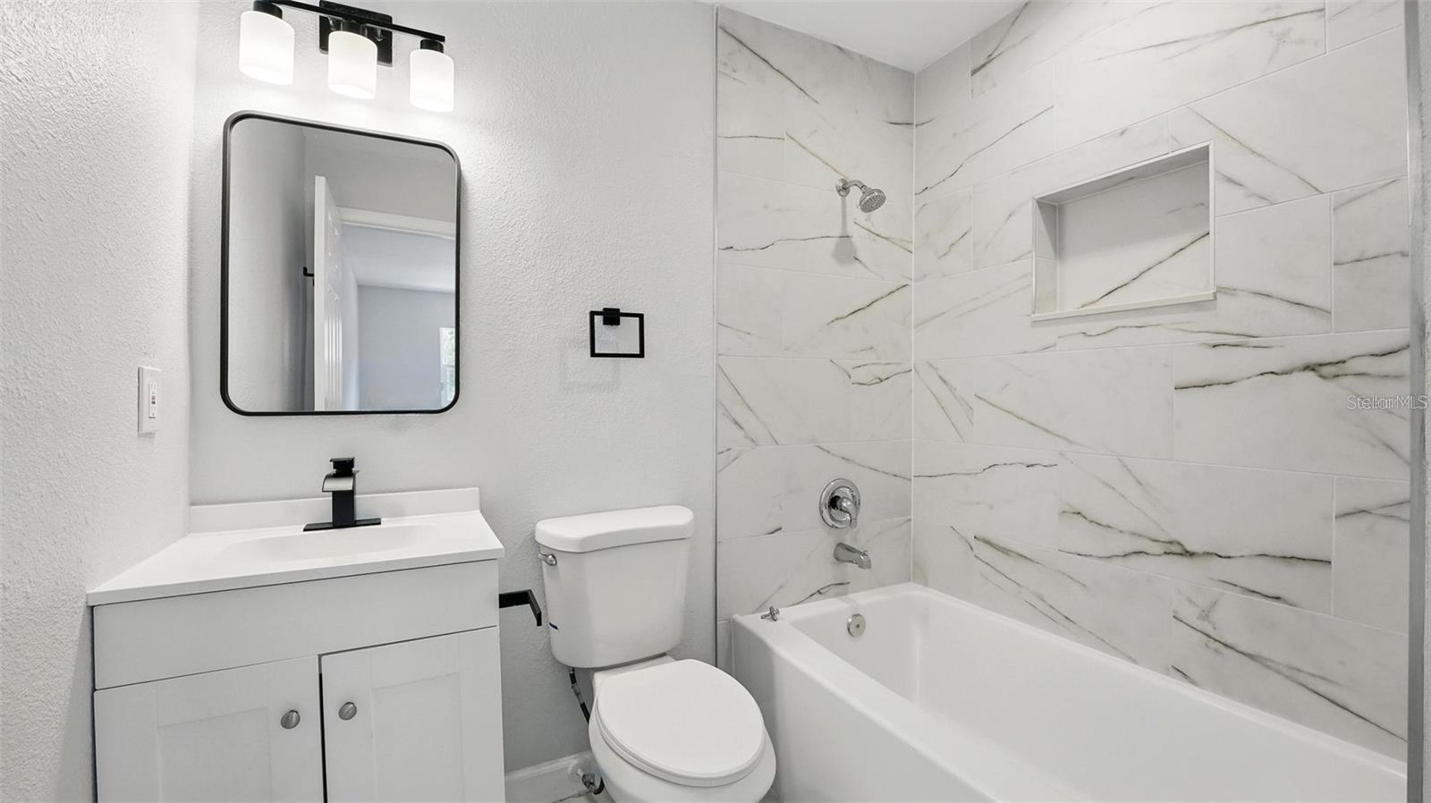 Image 19 of 25 For 4415 Shaw Avenue