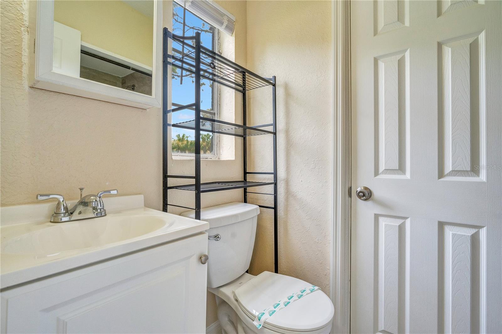 Image 13 of 16 For 2183 Crandon Avenue 1-2