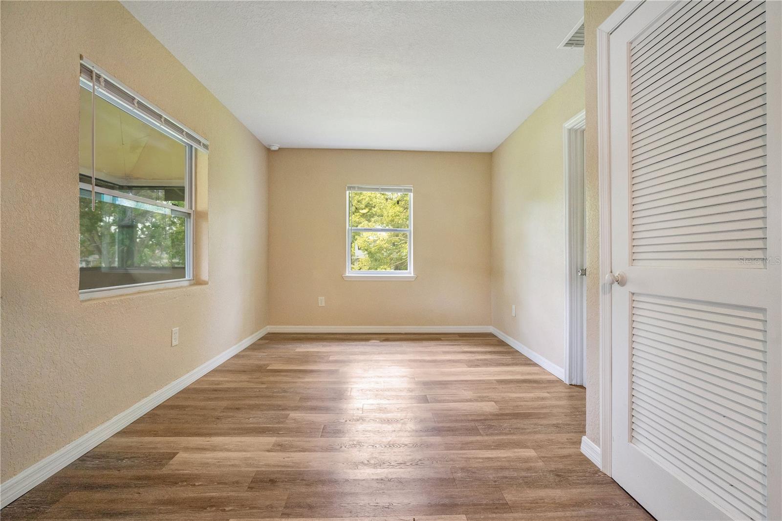Image 3 of 16 For 2183 Crandon Avenue 1-2