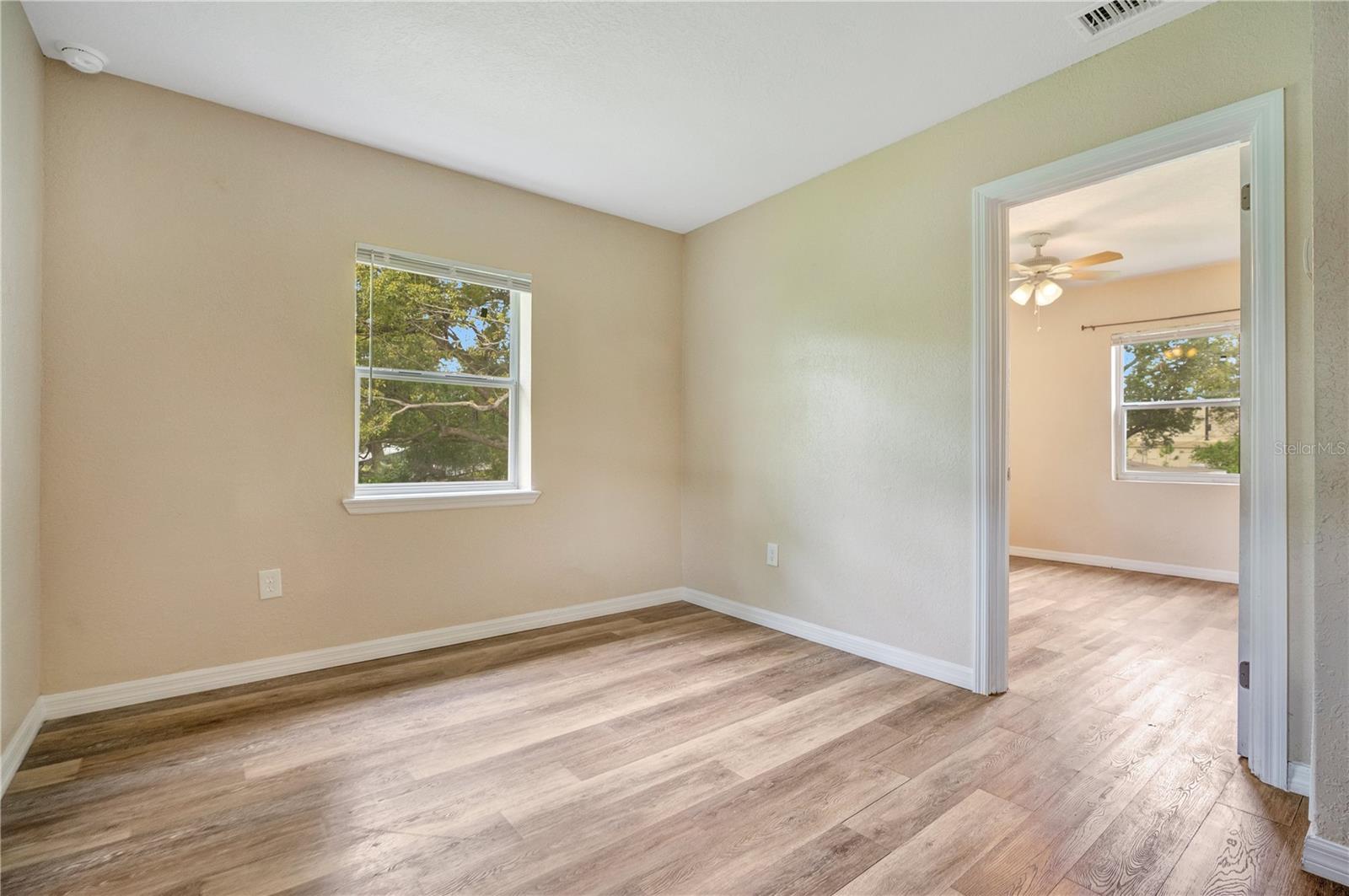 Image 5 of 16 For 2183 Crandon Avenue 1-2