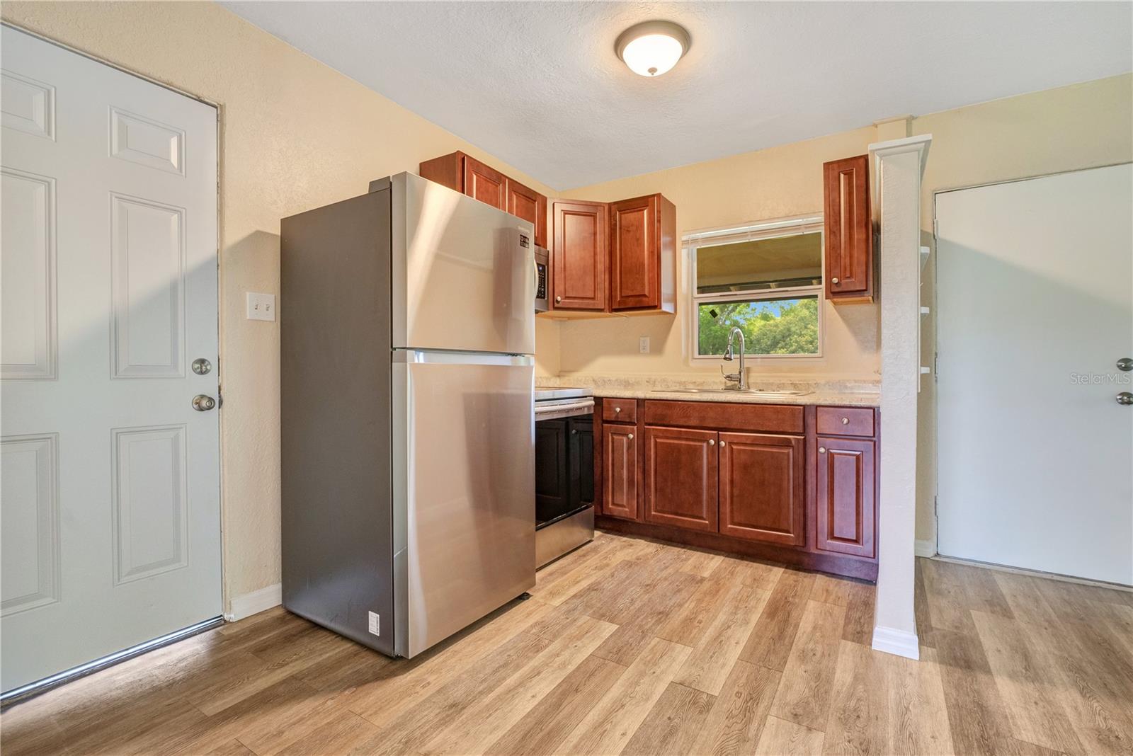 Image 9 of 16 For 2183 Crandon Avenue 1-2
