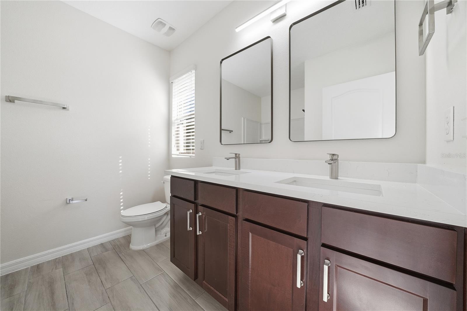 Image 11 of 23 For 547 Hartford Heights Street