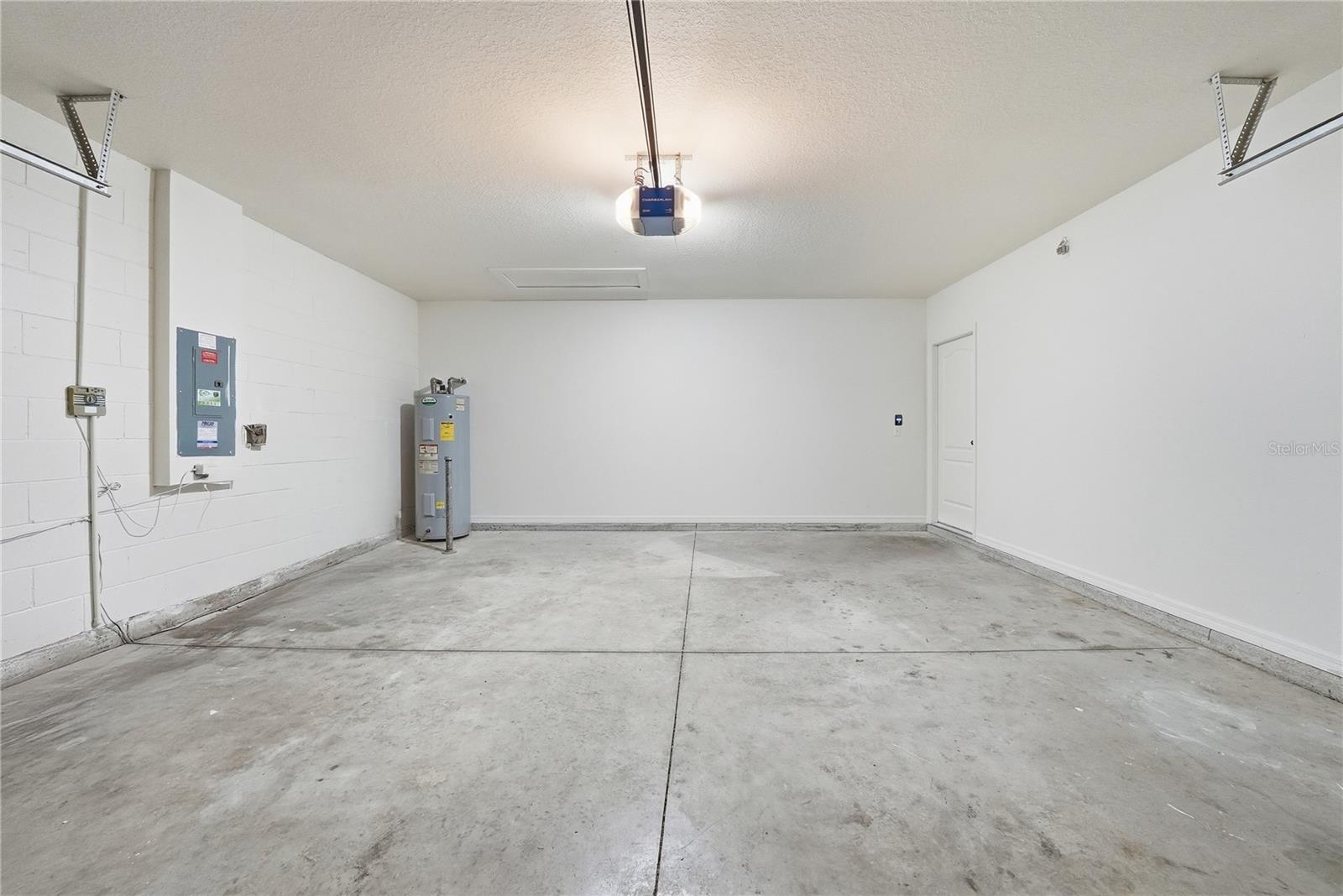 Image 19 of 23 For 547 Hartford Heights Street