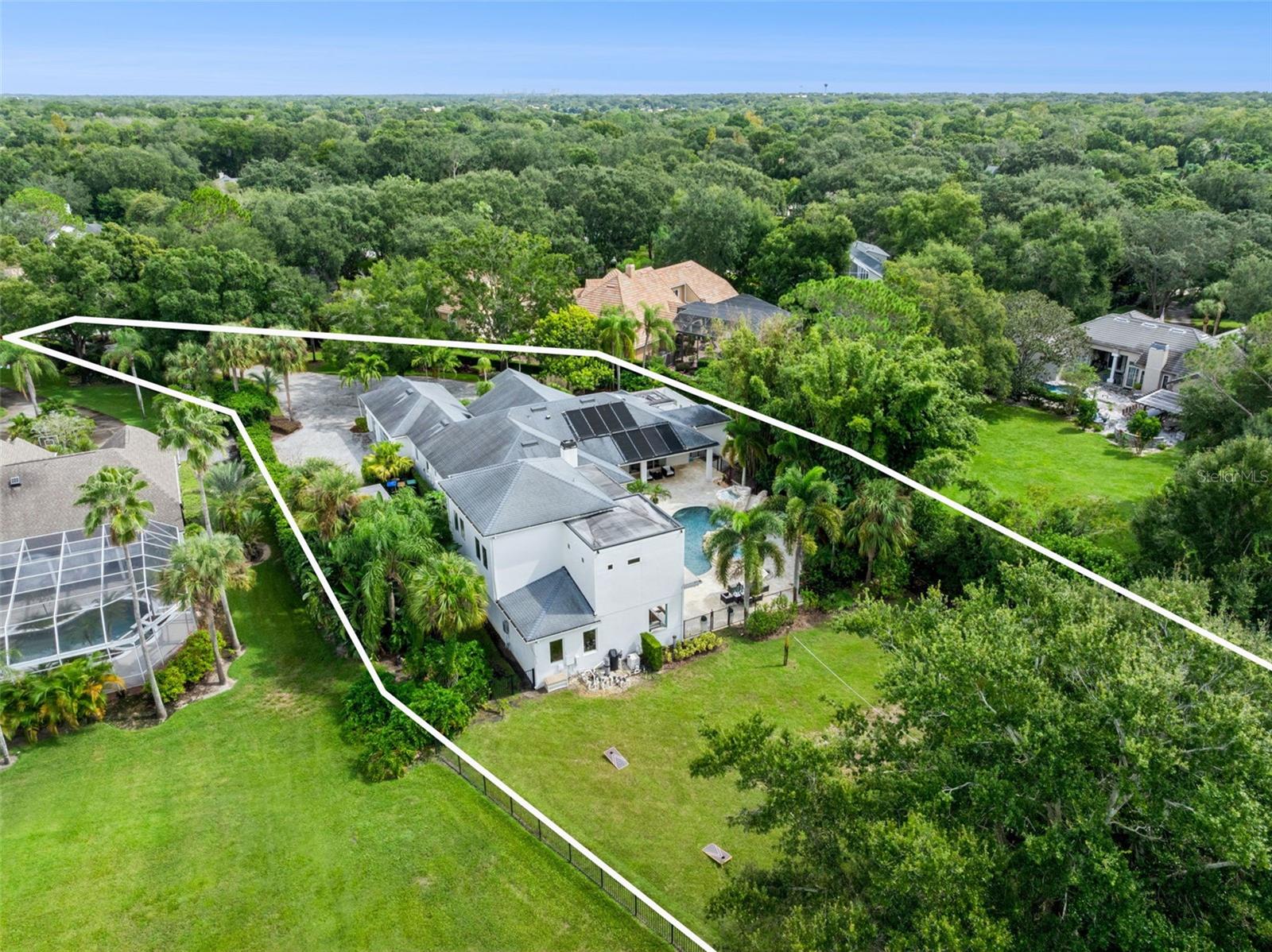 Image 80 of 93 For 1724 Windermeredown Place