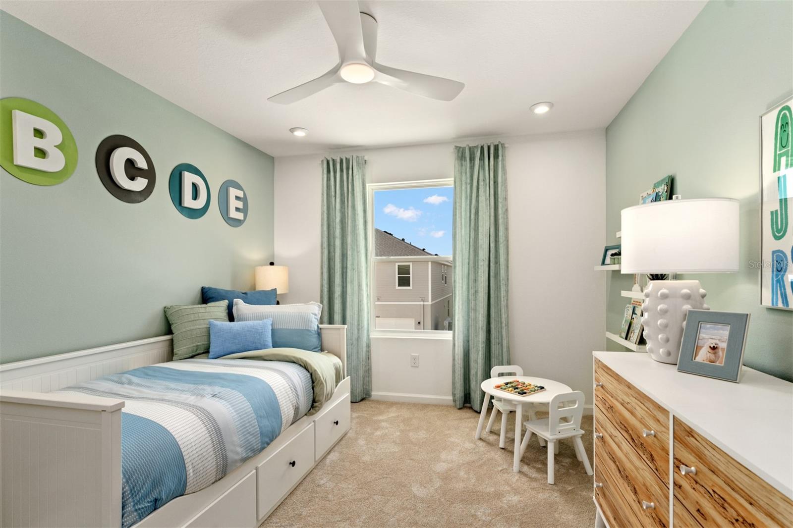 Image 13 of 32 For 9948 Red Canoe Alley