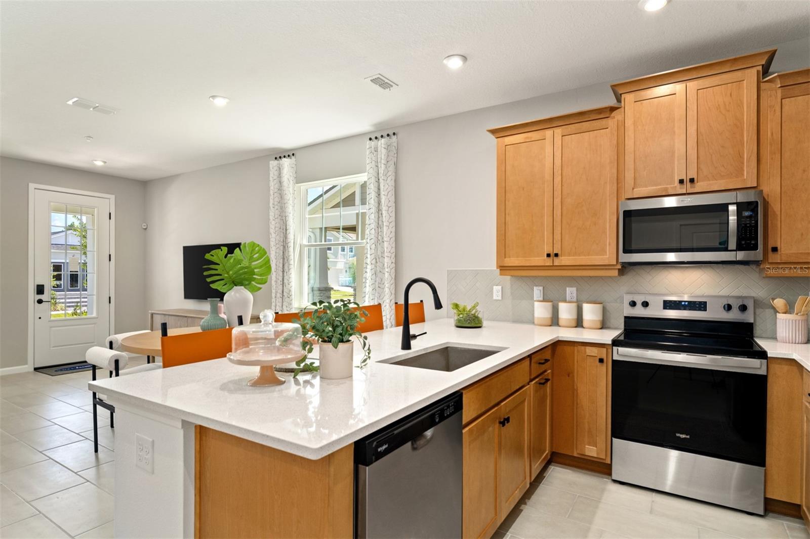 Image 8 of 32 For 9948 Red Canoe Alley