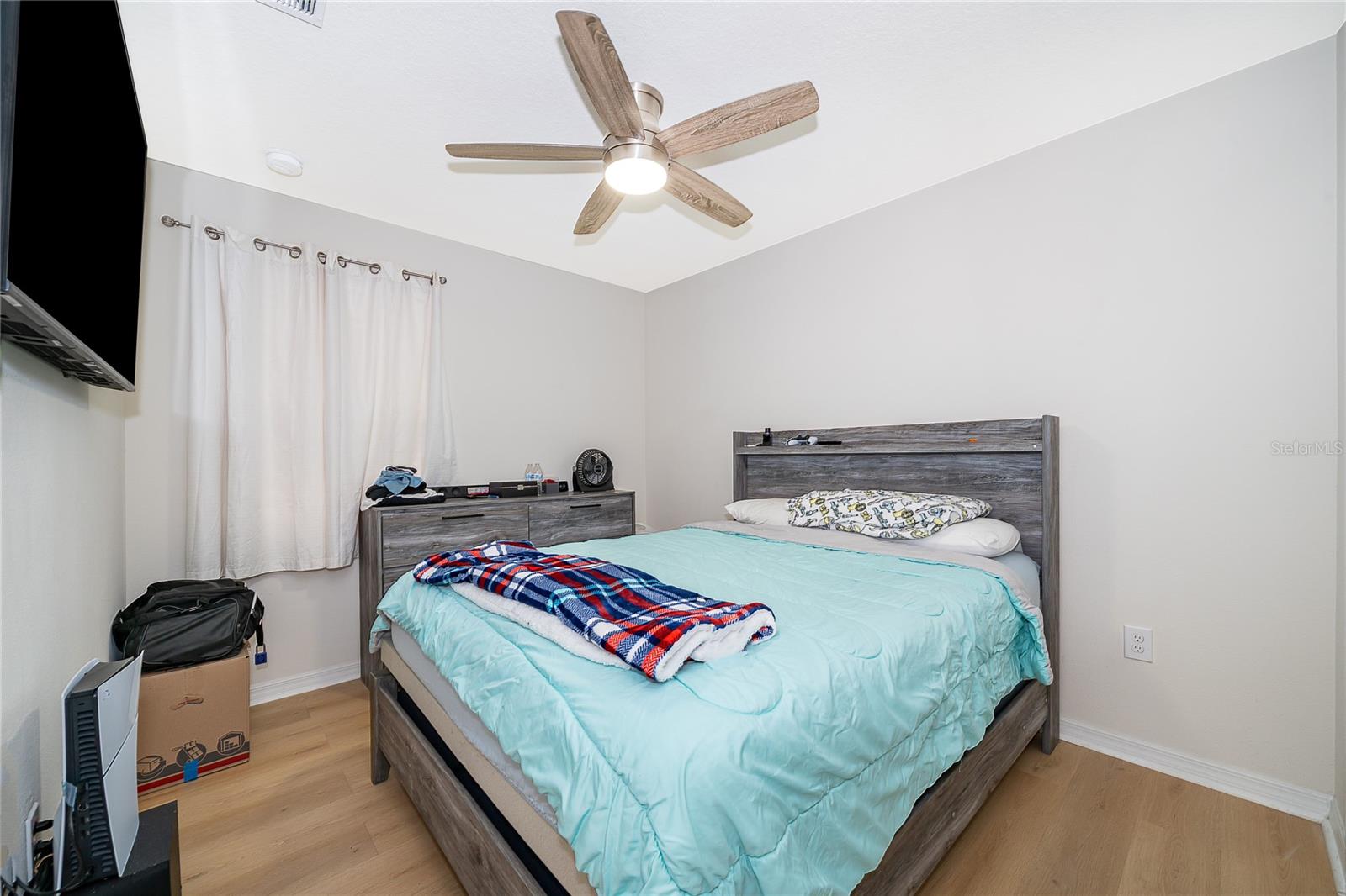 Image 16 of 23 For 2110 Crystal Bell Street