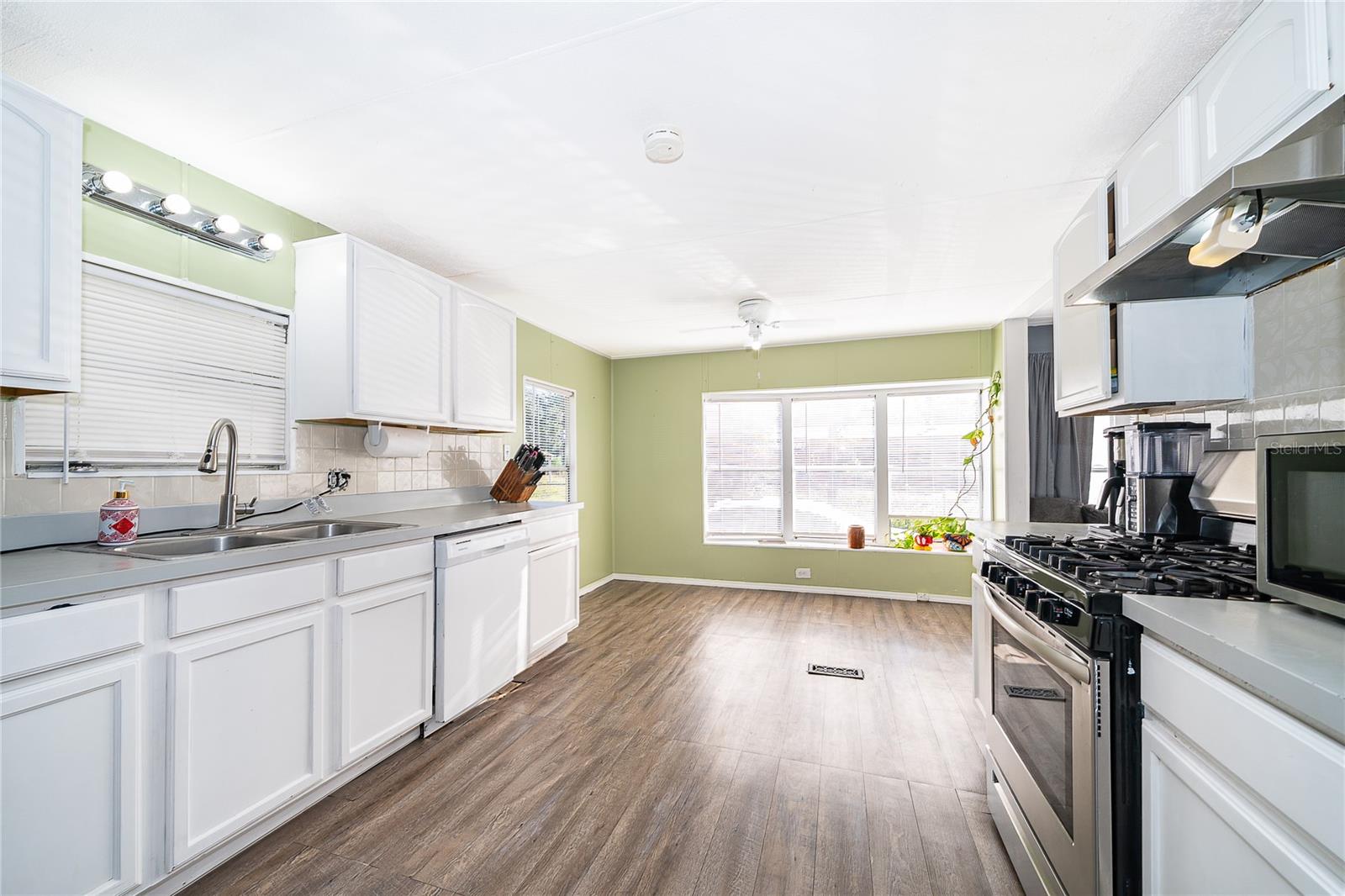 Image 13 of 28 For 25211 Antler Street