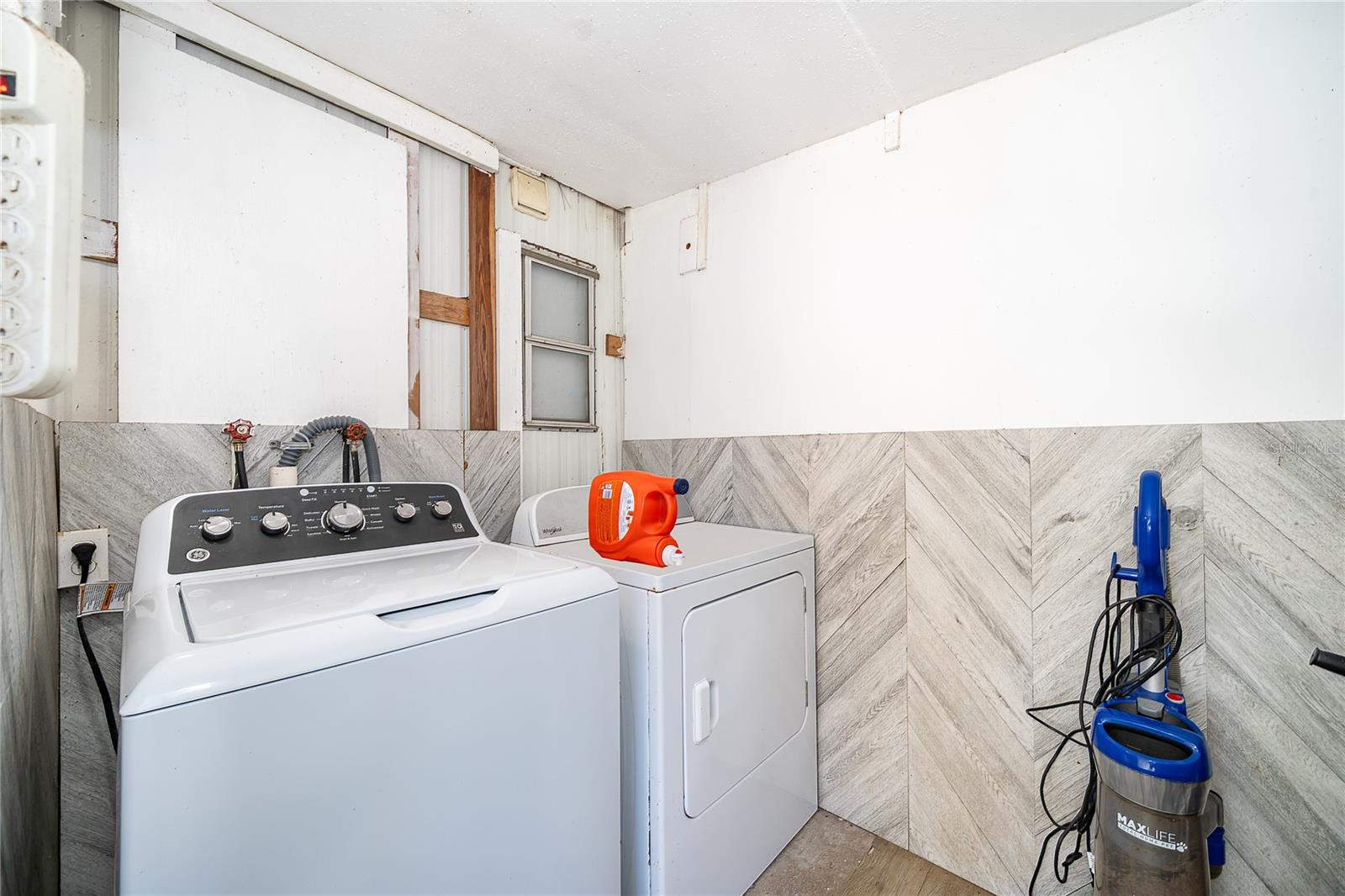 Image 22 of 28 For 25211 Antler Street