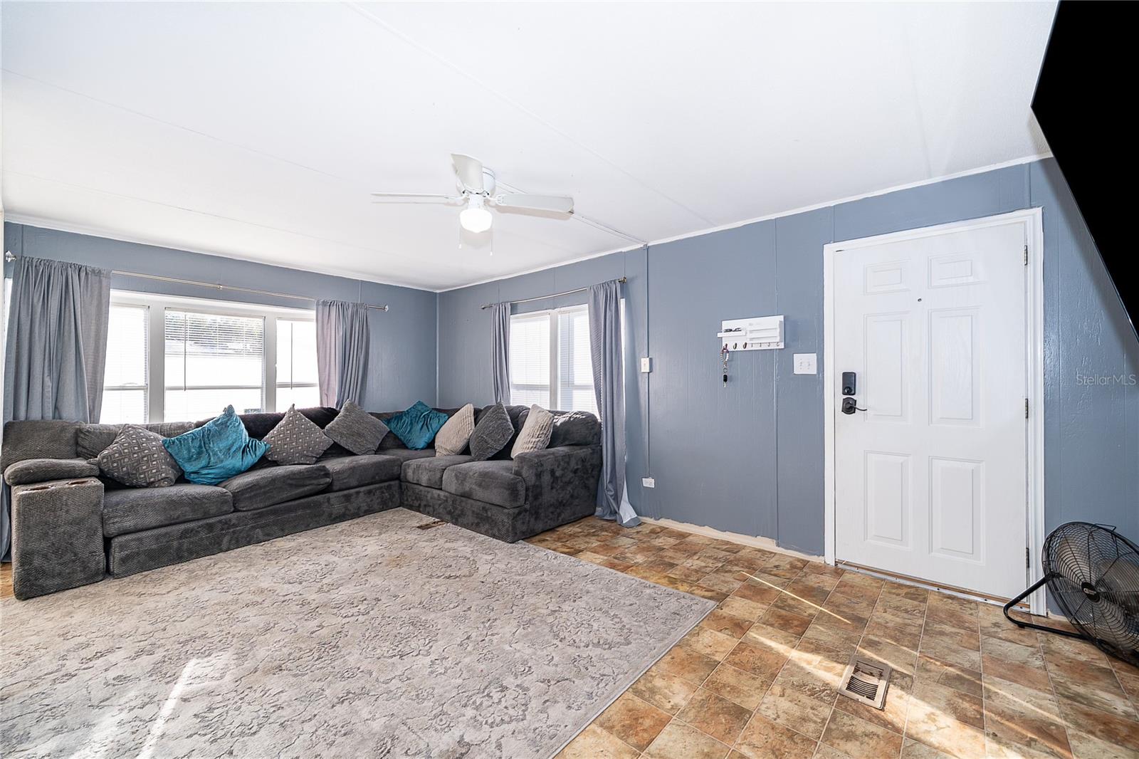 Image 9 of 28 For 25211 Antler Street