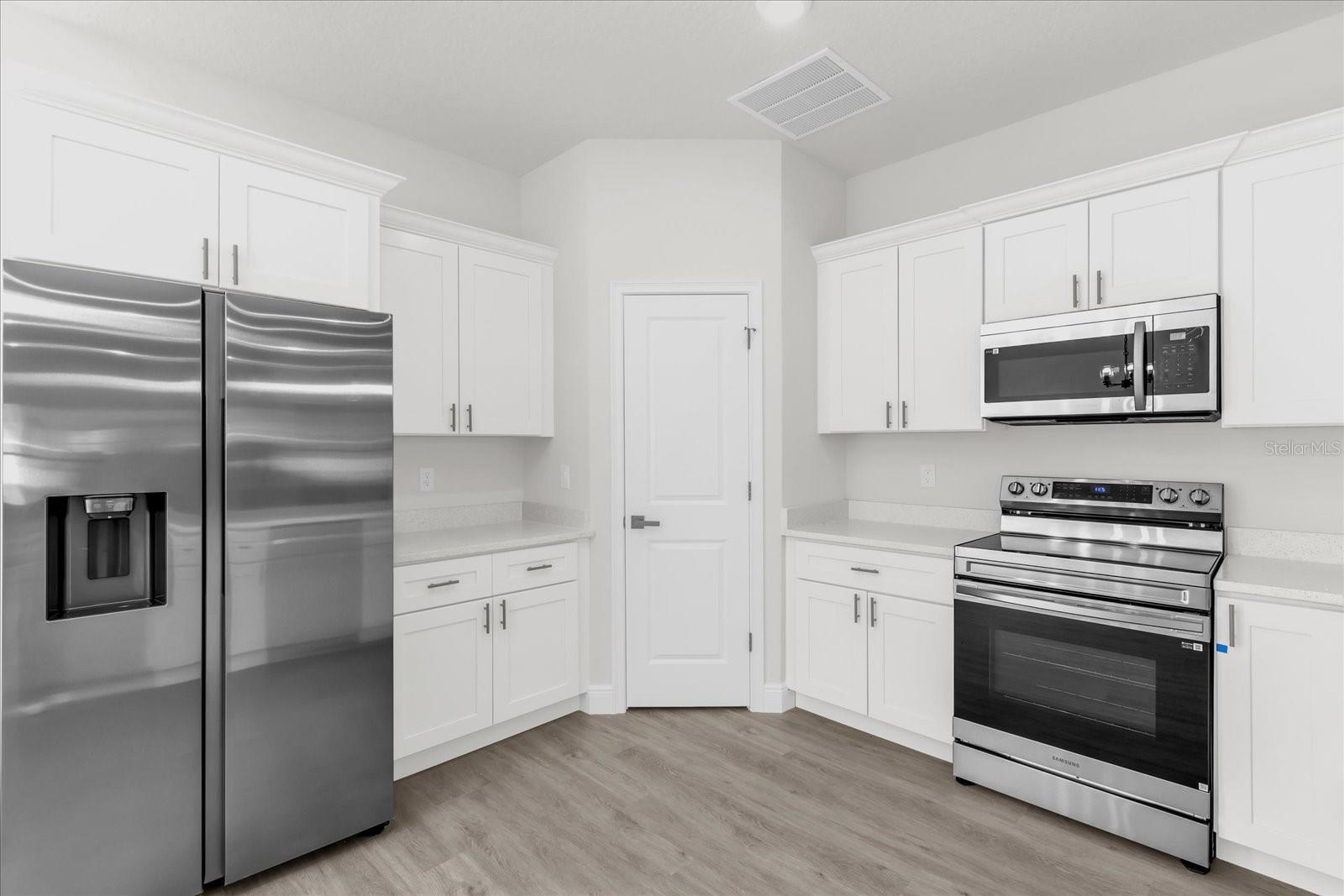 Image 10 of 33 For 16760 50th Circle