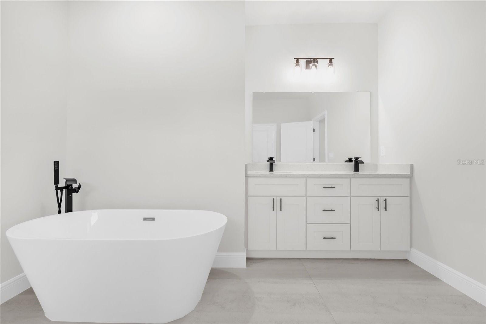 Image 25 of 33 For 16760 50th Circle