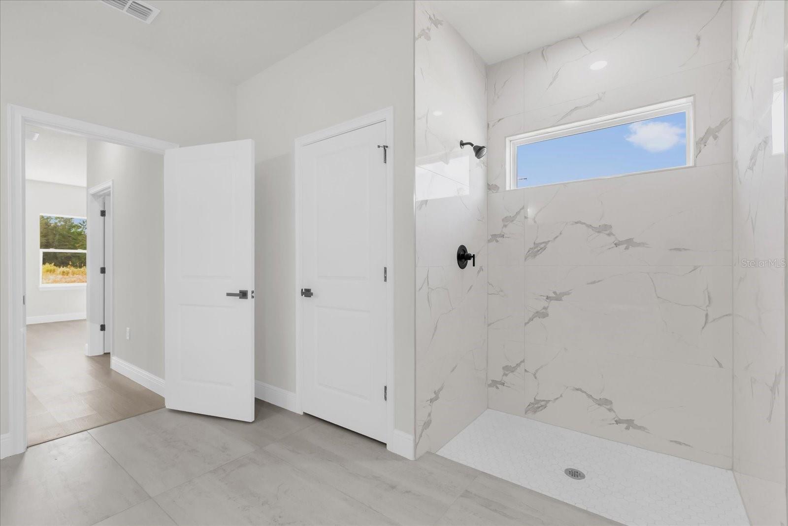 Image 26 of 33 For 16760 50th Circle