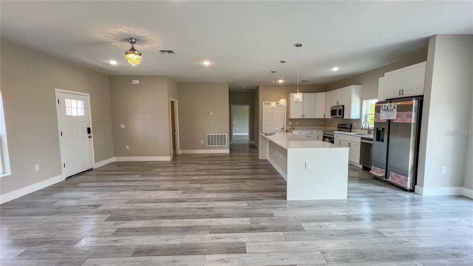 Image 4 of 35 For 8600 Castile Road