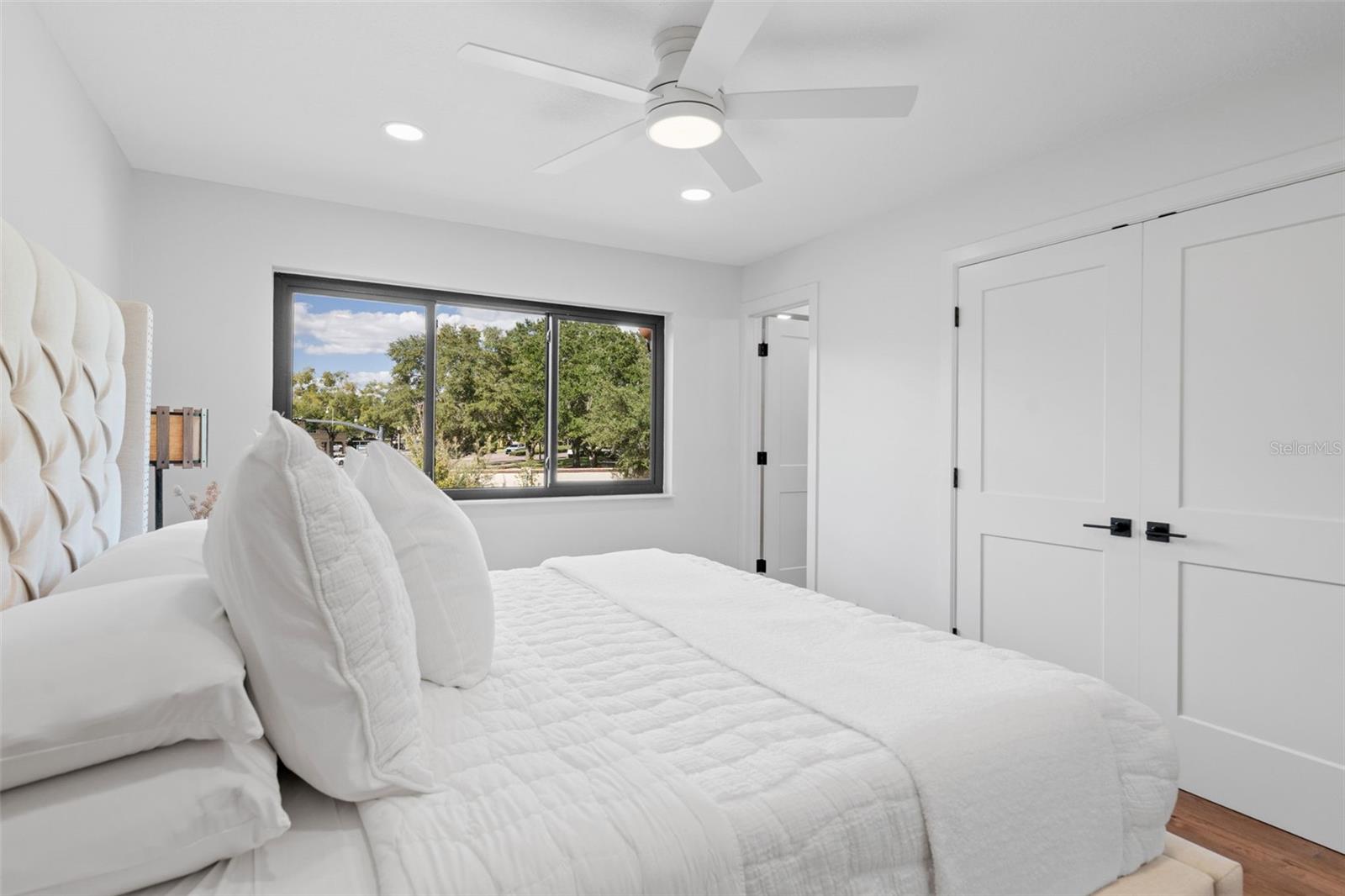 Image 27 of 36 For 219 Quayside Circle B9