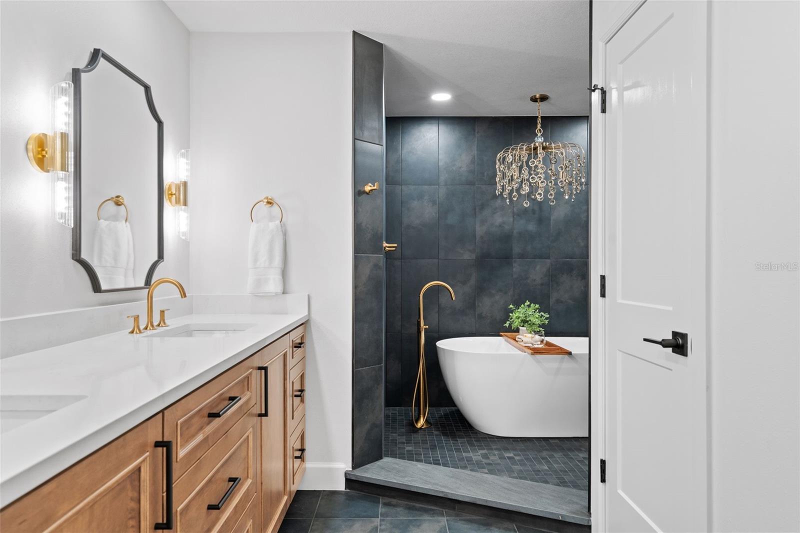 Image 4 of 36 For 219 Quayside Circle B9