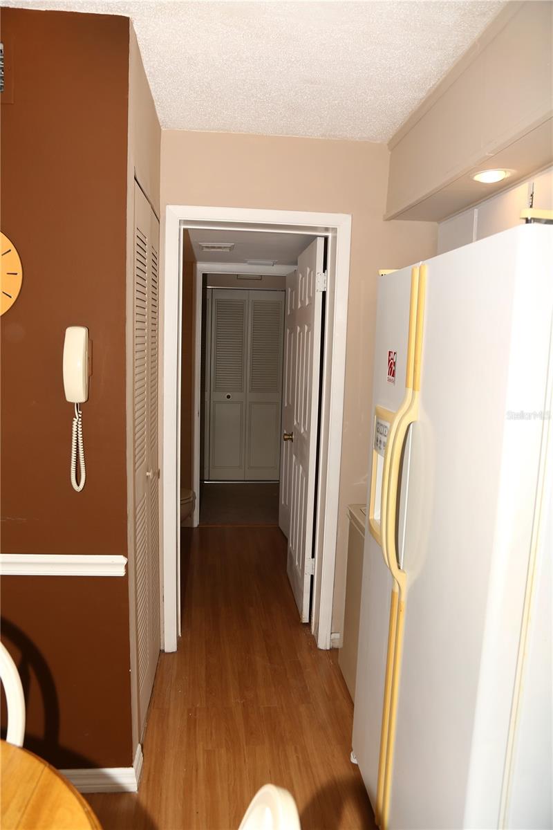 Image 11 of 17 For 8209 Sun Spring Circle 31