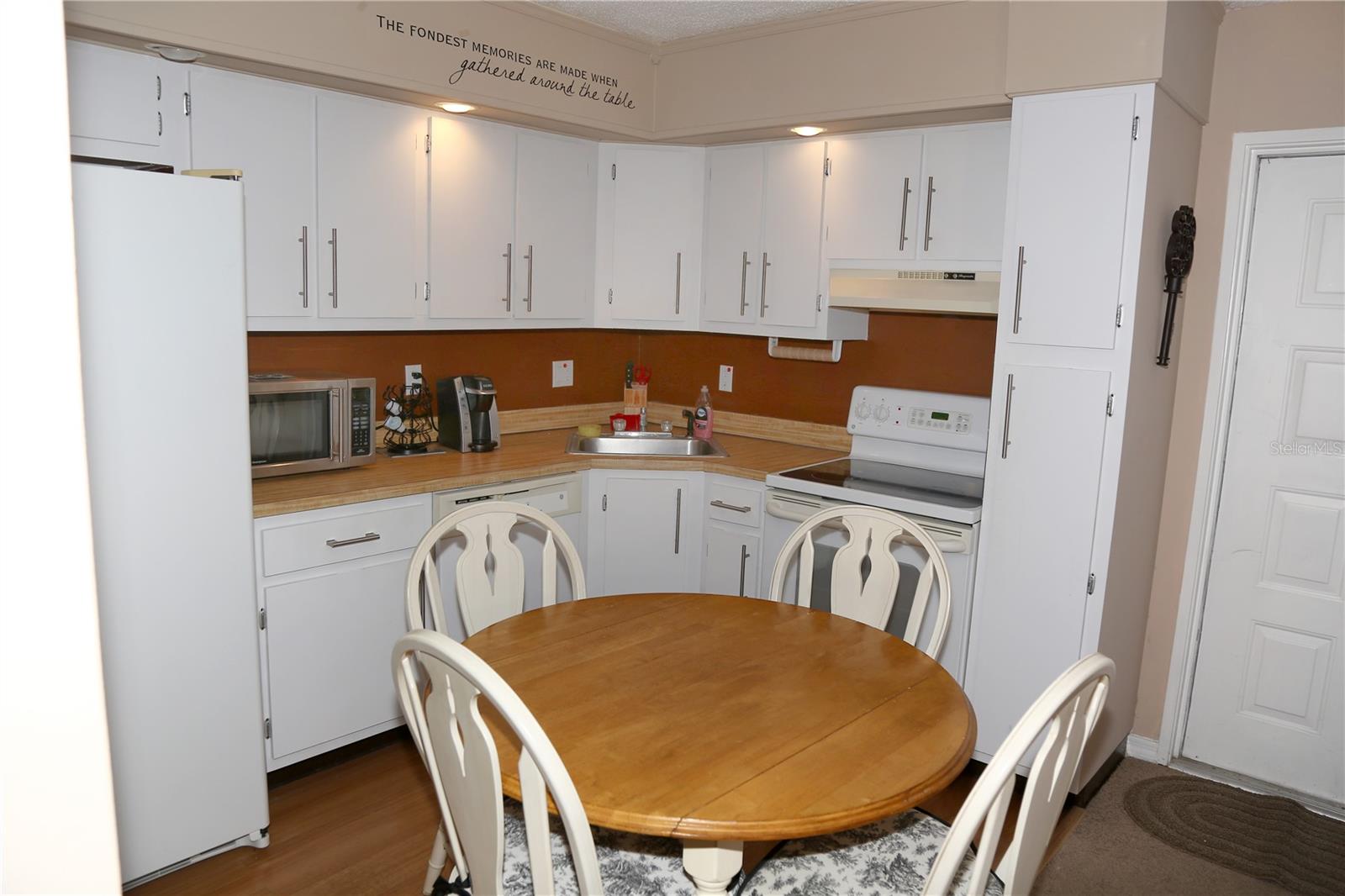 Image 13 of 17 For 8209 Sun Spring Circle 31