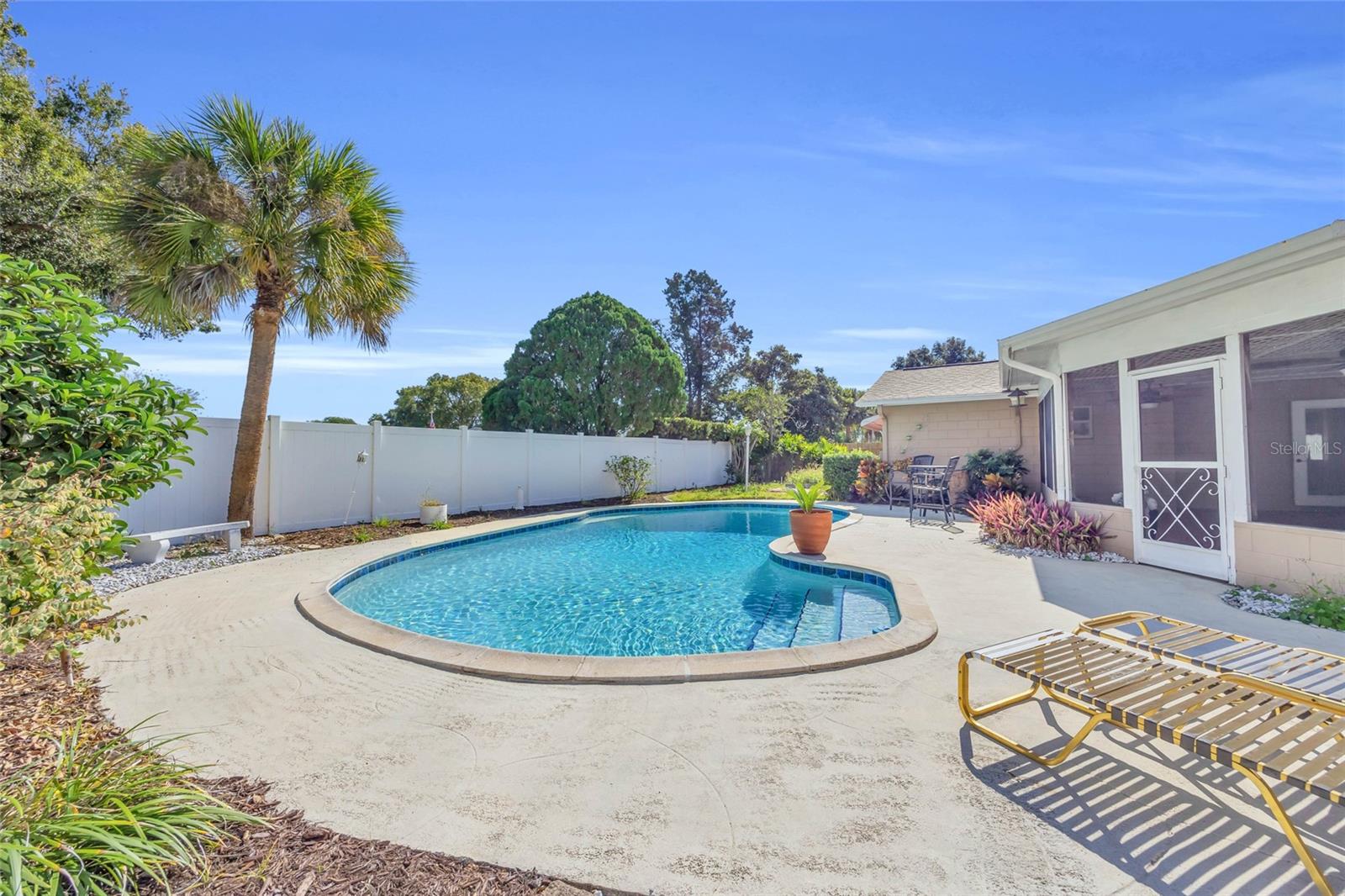 Image 38 of 45 For 2152 Conifer Avenue