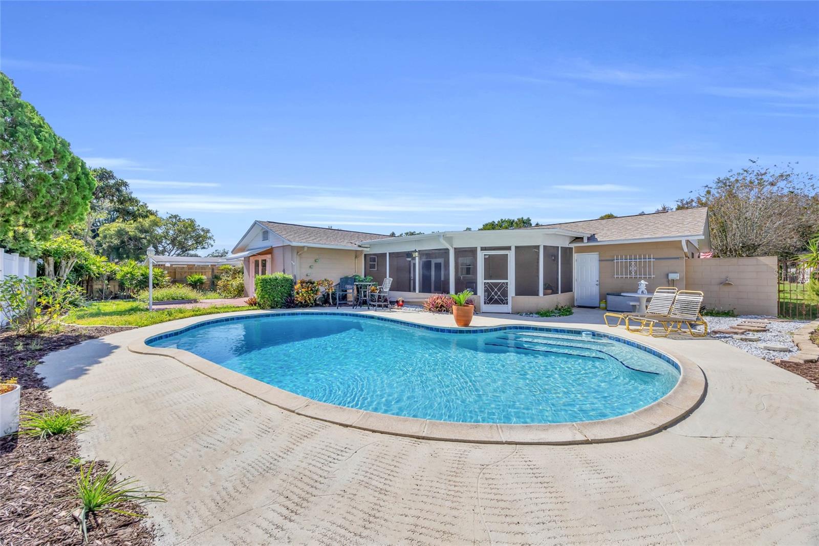 Image 39 of 45 For 2152 Conifer Avenue