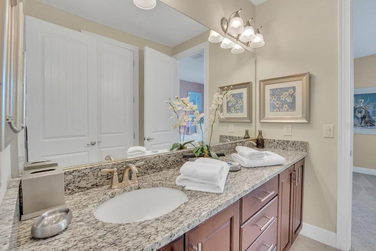 Image 16 of 42 For 450 Novi Path