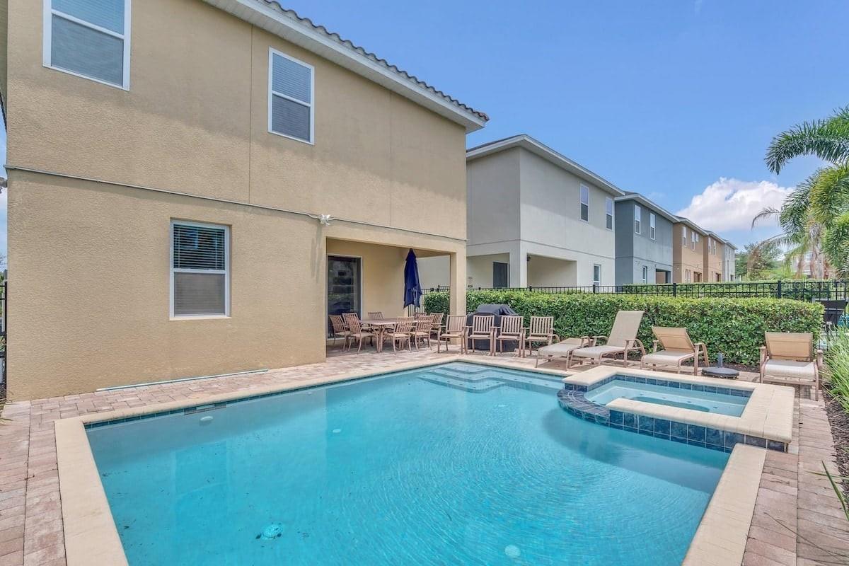 Image 3 of 42 For 450 Novi Path