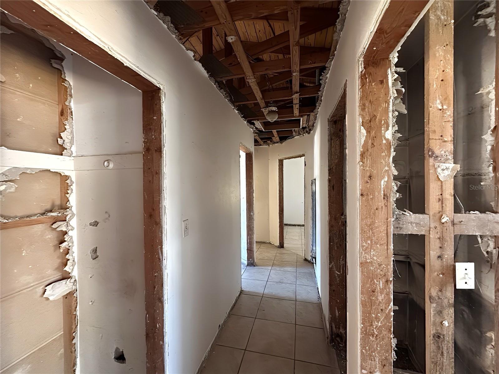 Image 6 of 18 For 810 Swinton Avenue