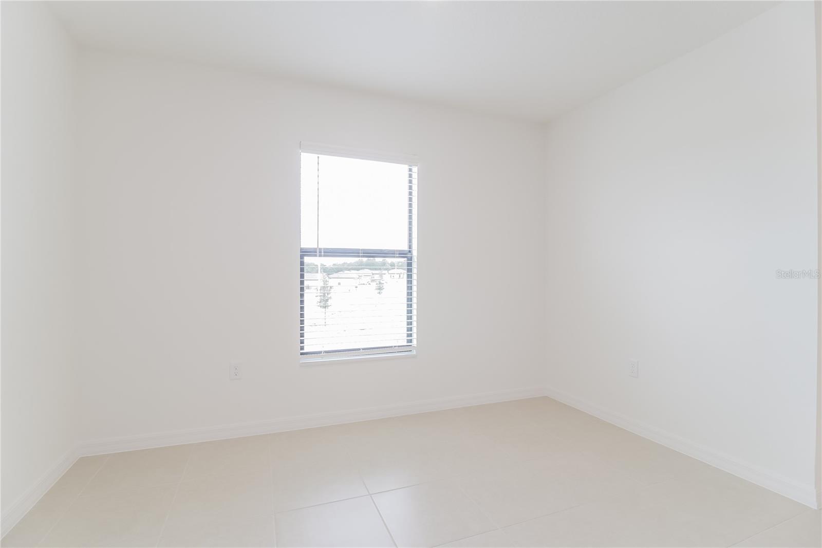 Image 4 of 16 For 1187 Moyle Way