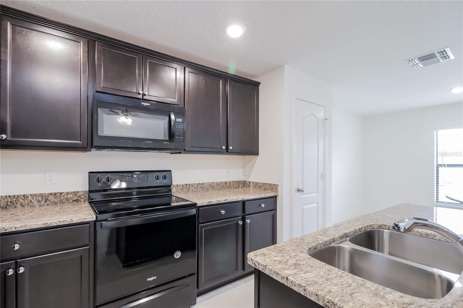 Image 5 of 16 For 1187 Moyle Way